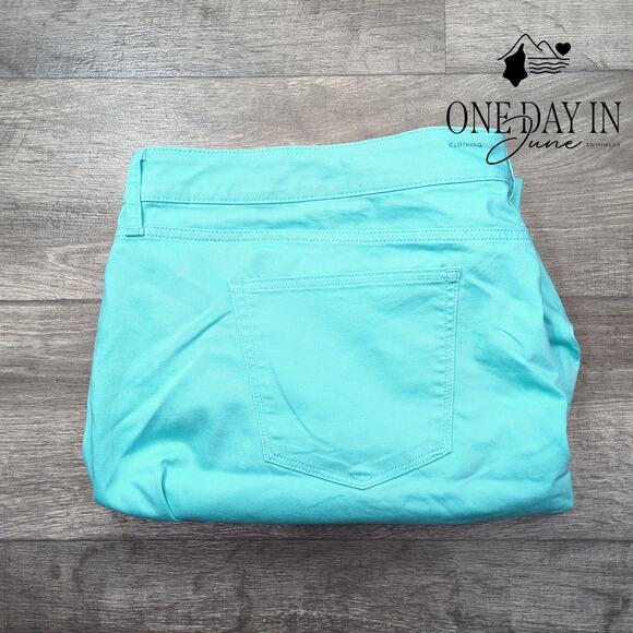 St. John's Bay Plus Size Mid Rise Capri Pants Size 24W - Picture 6 of 6